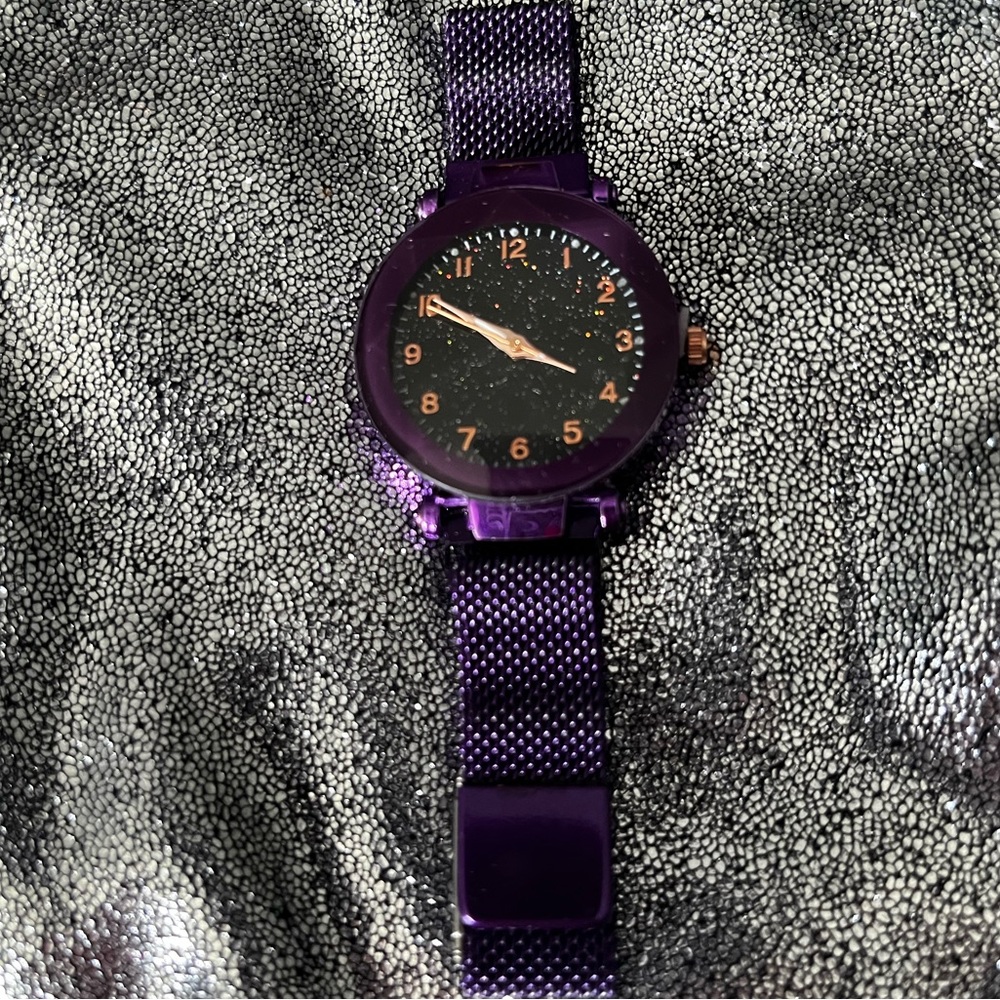 Purple Stardust Watch - it DOES need a new battery